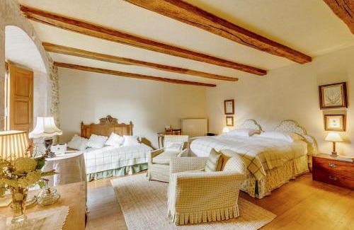 Pressigny Bed & Breakfast | 14th Century Priory in Pressigny