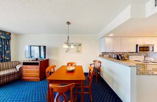 Crescent Beach House | 14th-Floor Oceanfront Condo w/Shared Pool & Hot Tub & Central AC