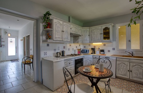 Tamnies House | 15 mins from Sarlat and caves comfortable cottage with swimming pool,