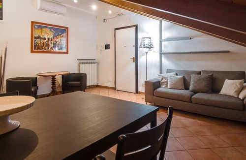 Vittoria Apartment | [15 minutes from the Center] Spacious Attic Room and Terrace