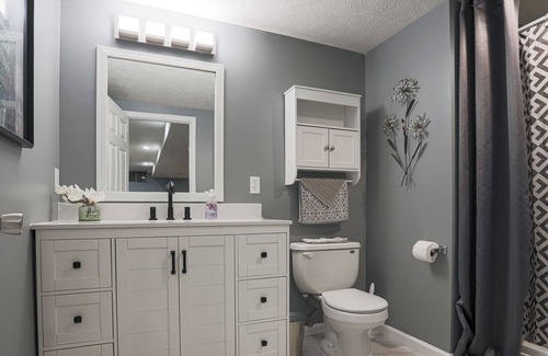 Omaha House | 15 minutes from the College world Series