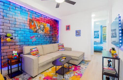 Hoboken Apartment | 15 Minutes to NYC - Modern & Colorful Hoboken Getaway