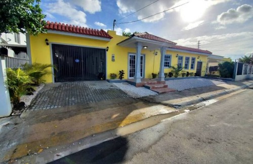 Palmas House | 15 or More Stays-Charming 2 BR-5 Beds -Sleep 10 UNIT 1