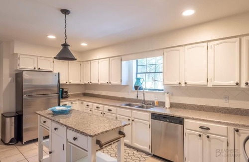 North Forest Beach House | 150 Jacana (Formerly 10 Jacana) Steps to the Beach, Pet Friendly