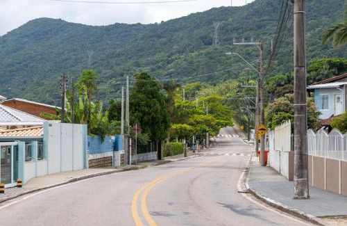 Florianopolis Villa | 150m da Praia e a 300m do Villa Casarão WZ8850