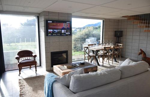 Waikanae Apartment | 157 Field Way Luxury Lodge