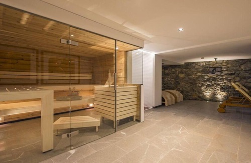 Lech am Arlberg Ski Chalet | 15TH CENTURY AUSTRIAN ARCHITECTURE IN THE SLOPES OF LECH