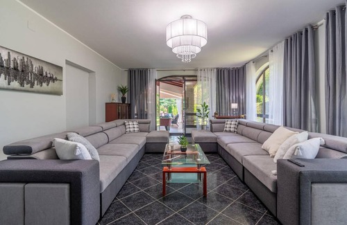 Cerovlje House | 166 m² Maisonette ∙ 4 bedrooms ∙ 10 guests