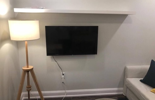 Industry Apartment | 1703 4C · Phenomenal 1bed Apt/20 min to NYC-Parking Avail.