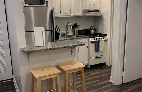 Industry Apartment | 1703 5C · Artistic 1bed Apt/20 min to NYC-Parking Avail.
