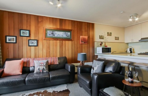 Hotham Heights Apartment | 1750 Hotham 4
