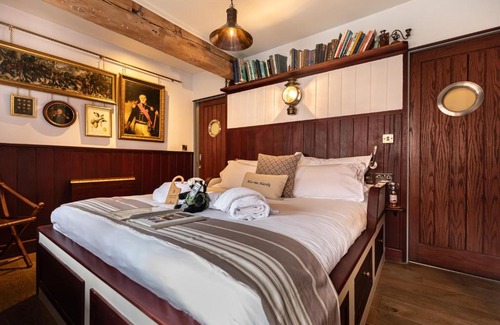 Wimborne Hotel | 1777. At The Albion