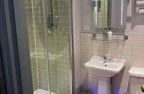 Wimborne Hotel | 1777 The Albion