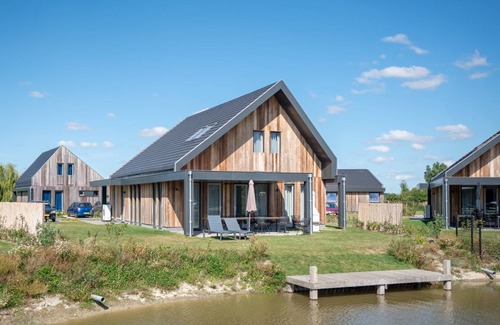 Witmarsum House | 179 m² Bungalow ∙ 5 bedrooms ∙ 10 guests