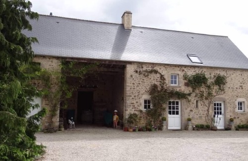 Sortosville House | 17th FARM - NEAR STE MERE CHURCH, VALOGNES AND LANDING BEACHES