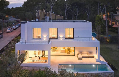 Tamariu House | 180 m² House ∙ 5 bedrooms ∙ 10 guests