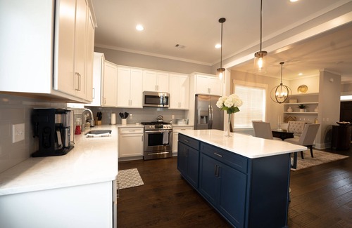 Thomas Square House | 1804ft-A/C-King-W/D-Backyard-5min>Forsyth park