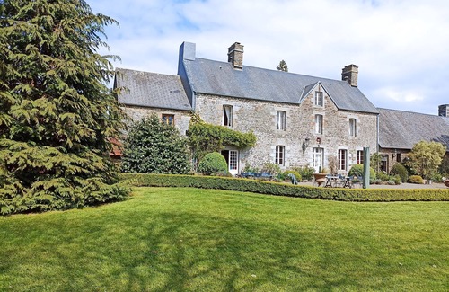 Le Mesnil-Garnier House | 18th century manor located on the edge of a quiet village near Mont St Michel