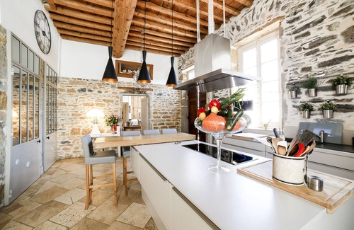 Saint-Rambert House | 18th century town house with private pool Lyon L'Île Barbe