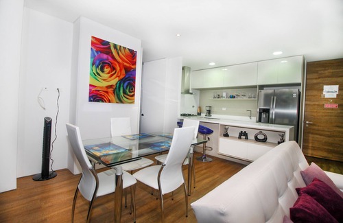 Las Lomas I Condo | ★18th Floor★Coolest building in Medellin★RoofTop Pool/Jacuzzi/Gym★Amazing Views★