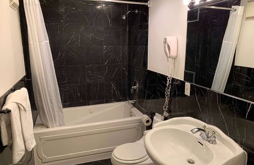 Las Vegas Hotel | $19 for 1st night during CES at Travelodge, FREE breakfast and FREE wifi,