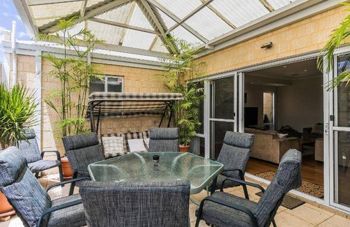Clarkson House | 190 m² House ∙ 4 bedrooms ∙ 13 guests