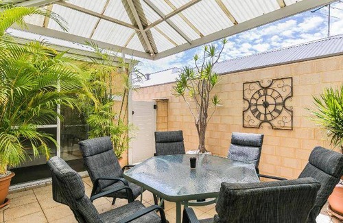 Clarkson House | 190 m² House ∙ 4 bedrooms ∙ 13 guests