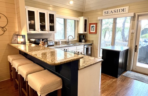Seaside House | 194 Feet to Beach in Seaside, 2 Kings, Sleeps 8 & 2 Adult Bikes!