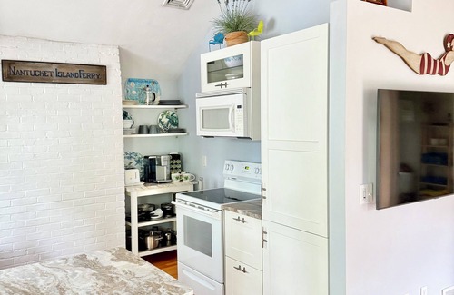 Bass River Cottage | 1940’s Bass River Cottage B Central AC 0.5 miles to Nantucket Sound beaches⛱️