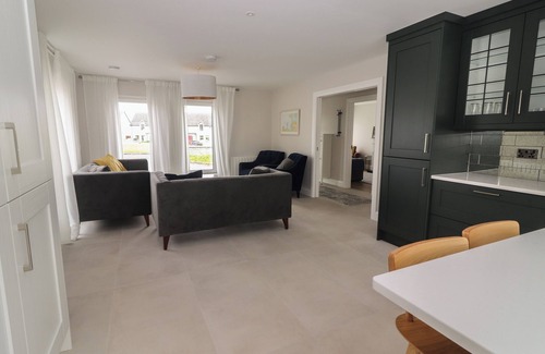 Fenit Cottage | 19A Lighthouse Village