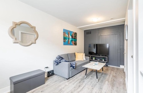 Central Hamilton Apartment | 1BR Boutique Apt - within DT Hamilton