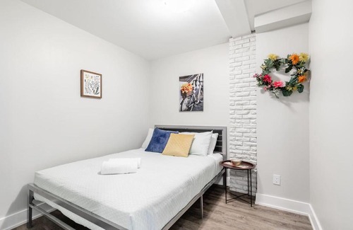Central Hamilton Apartment | 1BR Boutique Apt - within DT Hamilton