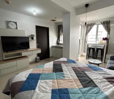 Bandung Kulon Apartment | 1BR Plus Sudirman Suite Apart by Metta