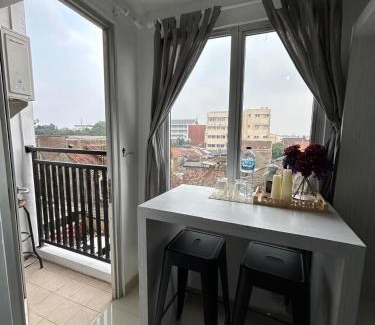 Bandung Kulon Apartment | 1BR Plus Sudirman Suite Apart by Metta