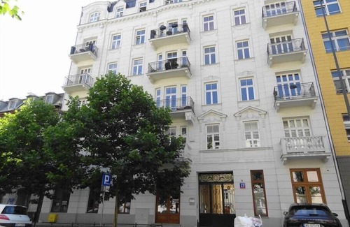 Praga Polnoc Apartment | 1BR, Vertuo coffee, Ada cosmetics, metro 3 minutes