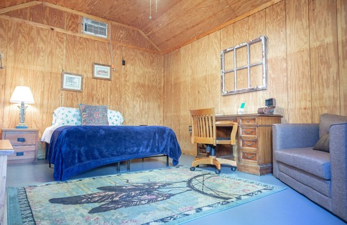 Ramer Cabin | 1rm cabin, shared bth house, at Kick Back Ranch.
