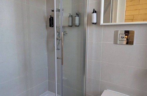 Cospicua Apartment | 1st Floor Studio with Traditional Maltese Balconyn