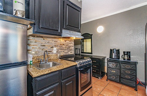 Myrtle Beach Condo | 1st Level Oceanfront Studio! Direct Beach Access! Sea Mist 20107