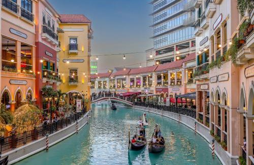 Pinagsama Apartment | 1Up Retreat at BGC, Cinema Style near Mall