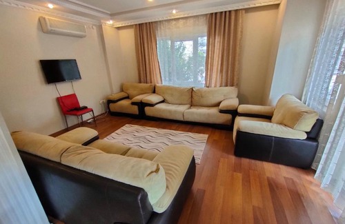 Konyaalti Apartment | 2+1 Havuzlu geniş aile için ideal