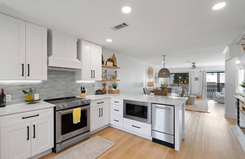 Seacrest House | 2/2.5 Townhouse/Private Beach/2 Kings!/Gulf Views/Complete renovation! 2 bikes!