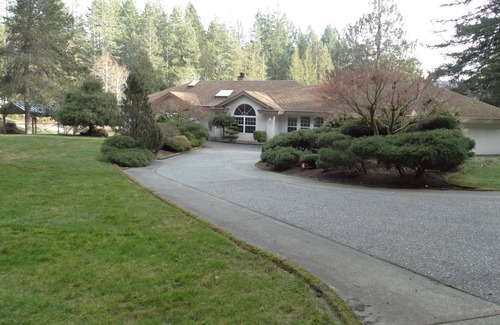 Sproat Lake House | 2.4 acres Lakefront. Full South Exposure: Large Beach