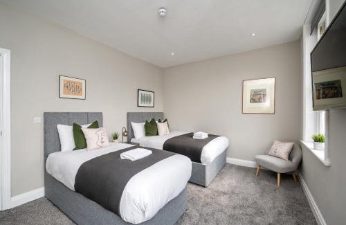 Georgian Quarter Apartment | 2 Apartments in 1 - Lennon & Attico Sleeps 11