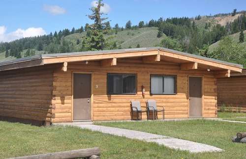 Moran Cabin | 2 Bdrm/1 Bath Cabin With Full Kitchen and Amazing Teton Views