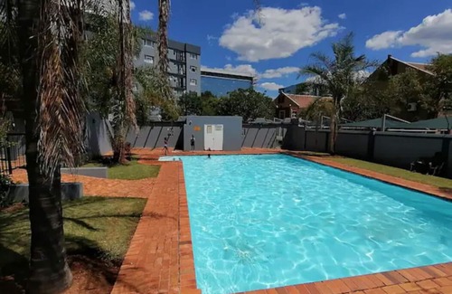 Menlyn Apartment | 2 bed 2 bath Apartment, Menlyn