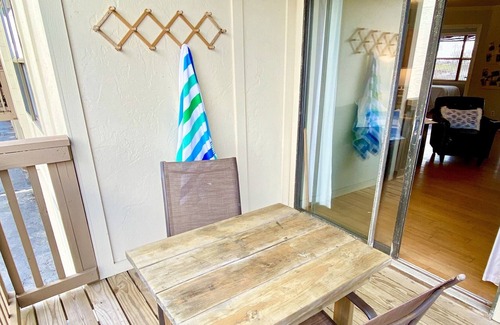 Orange Beach East Apartment | 2 bed 2 bath minutes to FloraBama!
