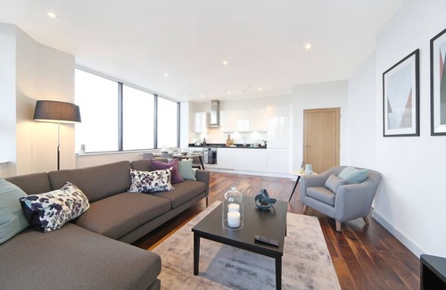 Harrow Apartment | 2 bed, 2 bath next to station and Northwick Park Hospital