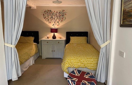 Stow Bardolph House | 2 Bed Barn - Sleeps 4 - Pets - Parking - Wifi