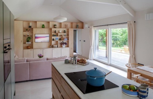 Ashburton House | 2-Bed Eco Friendly Home Sleeps 4 with Parking