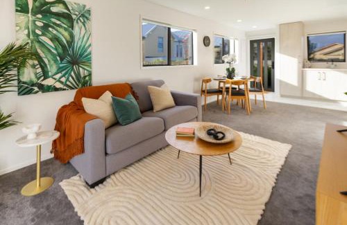 Riccarton Apartment | 2 bed Escape, Heart of Riccarton w/carpark